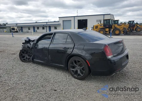 2021 Chrysler 300 S z USA, uszkodzony, nr VIN 2C3CCABG8MH523874